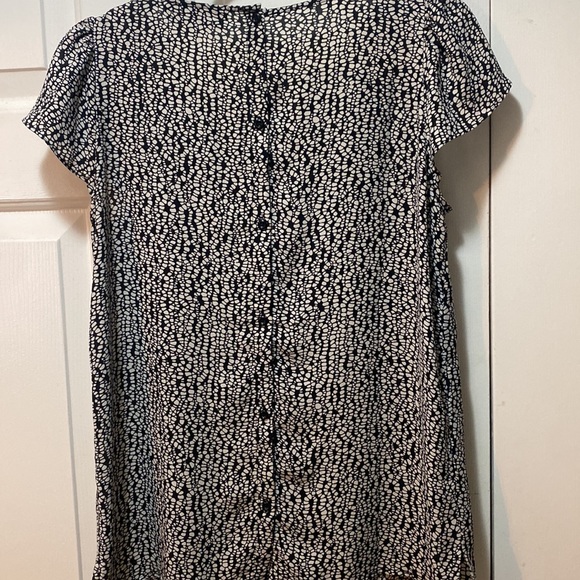 Black and White Blouse - Picture 3 of 3